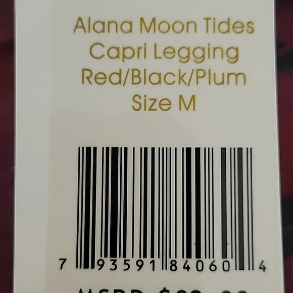 NWT Sol & Mane Workout Capri Leggings - Picture 5 of 5